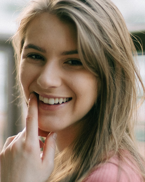 Sourire après rage de dent